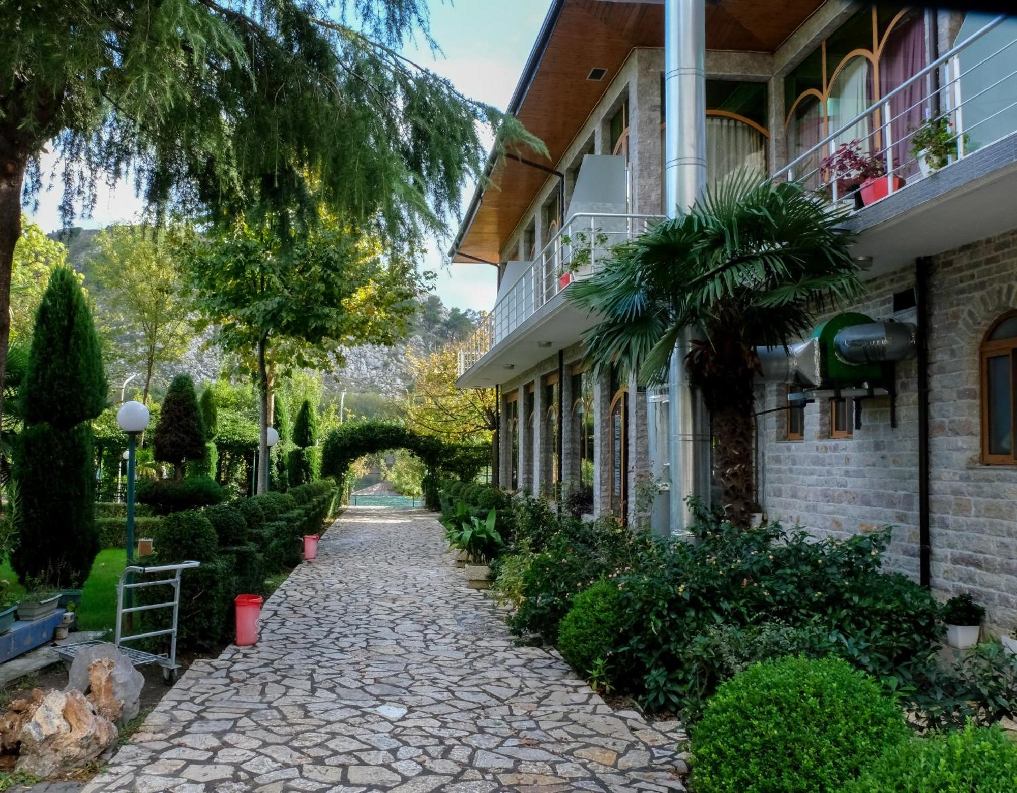 Buna Park Hotel Шкодер Екстер'єр фото